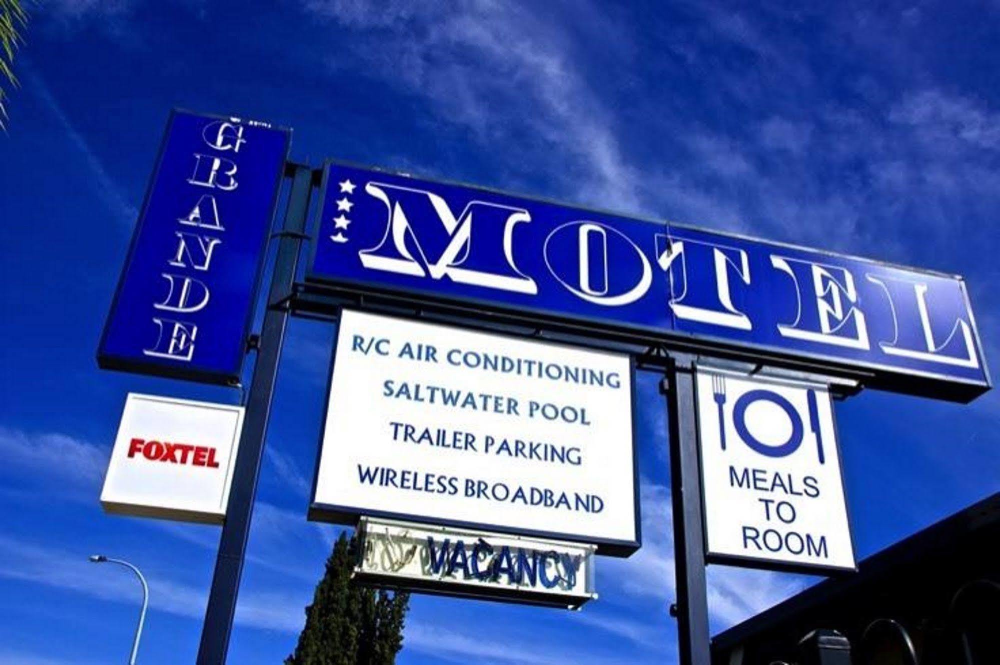 Motel Grande 탬워스 외부 사진